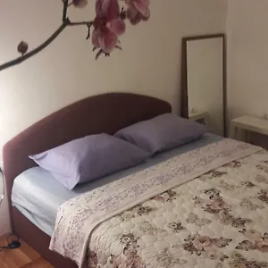 Zephyr-decent,airy Appartement
